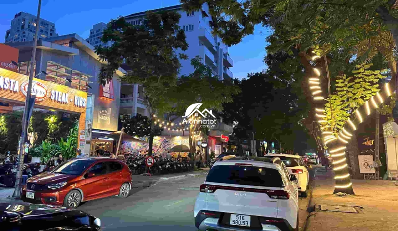 Bán tòa nhà 92 Xuân Thủy Thảo Điền DT 207m2 Hầm 7 tầng mới đẹp