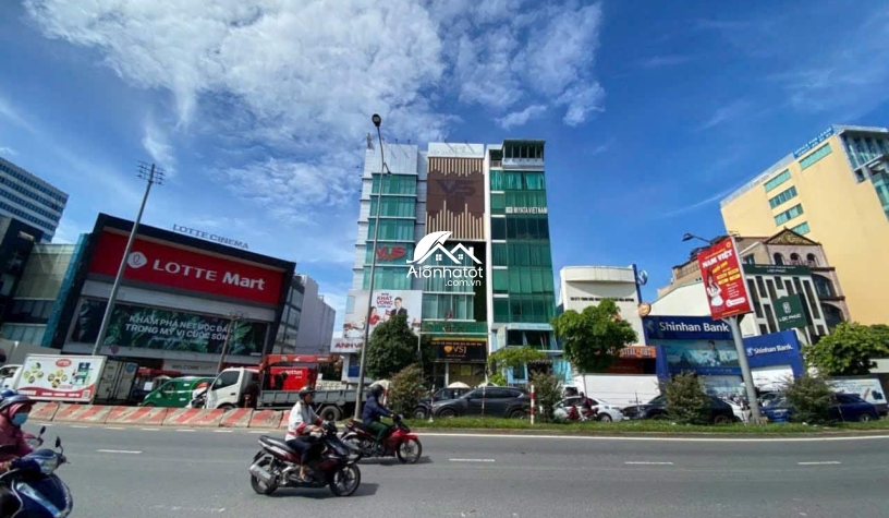 Bán tòa nhà 107 Cộng Hòa Tân Bình DT 8x30 Kết cấu 6 Tầng giá tốt