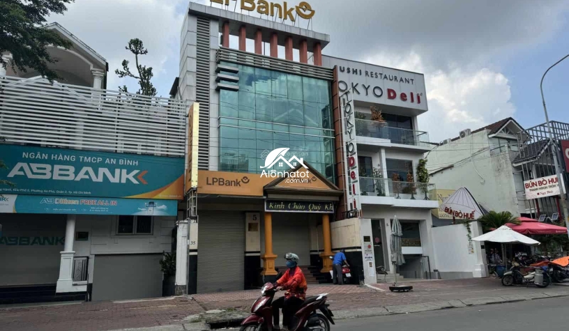 Bán nhà 35 Song Hành Quận 2 Hầm 3 tầng Dt 7,5x20 công nhận 150m2