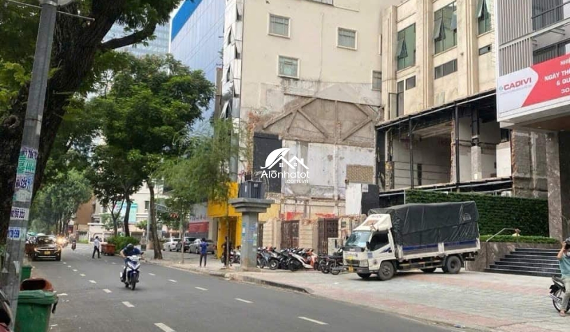 Bán nhà 41-43 Nam Kỳ Khởi Nghĩa Quận 1 DT 10x30 (295m2) KC 4 tầng