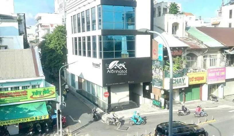 Bán tòa nhà mặt tiền 129-131 Đinh Tiên Hoàng, Quận 1
