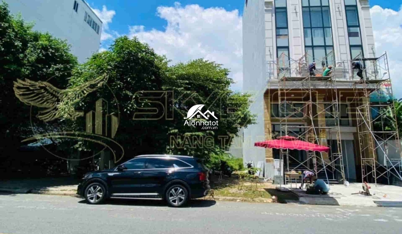 Bán đất mặt tiền Nguyễn Văn Kỉnh Quận 2 DT 8x20 (160m2)