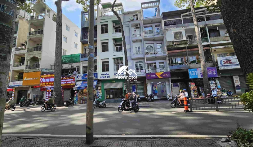 Bán nhà 127 Trần Quang Khải Quận 1 ngang 7m HĐT 100tr/th