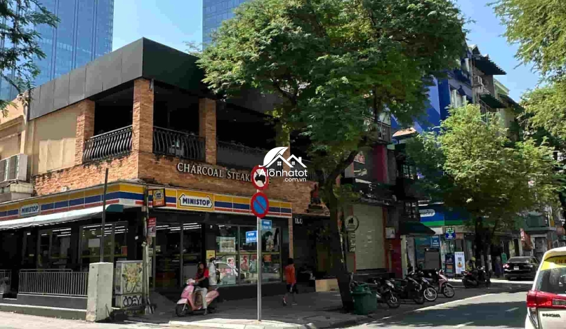 Bán nhà 11 Lê Thánh Tôn Quận 1 Góc 2 Mặt Tiền Ngang 18 mét