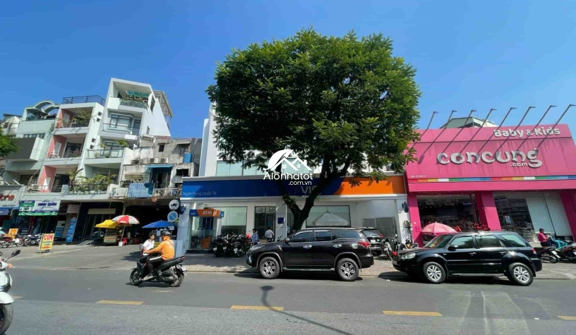 Bán nhà 398 Lê Văn Sỹ Quận 3 Đang cho VIBank thuê