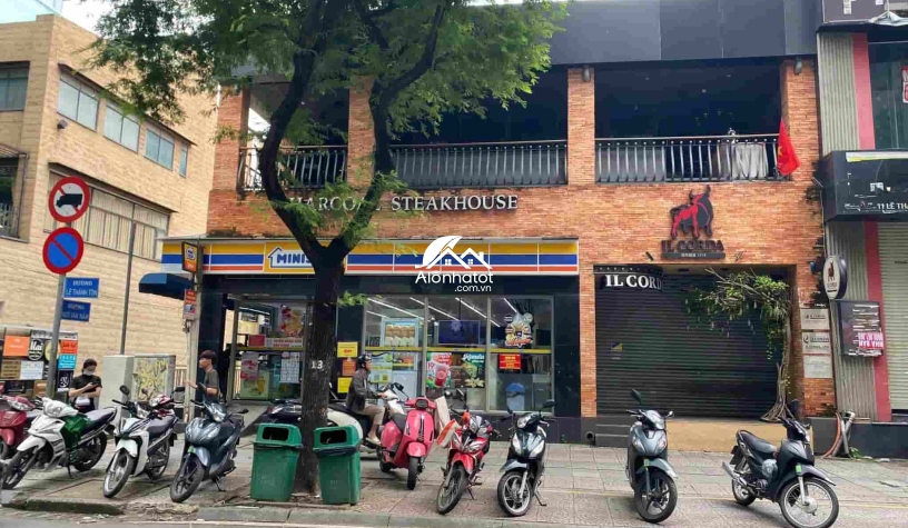 Bán nhà 11 Lê Thánh Tôn Quận 1 Góc 2 Mặt Tiền Ngang 18 mét