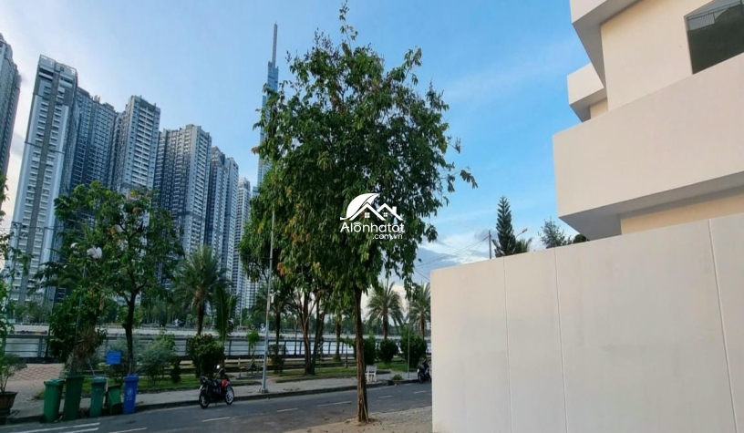 Bán biệt thự trực diện sông Sài Gòn, đường 38 Quận 2