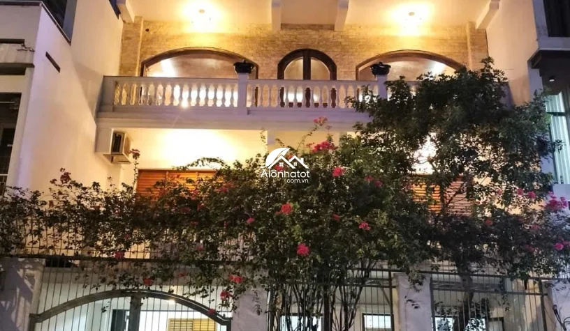 Bán biệt thự mặt tiền 27A Thạch Thị Thanh, Quận 1