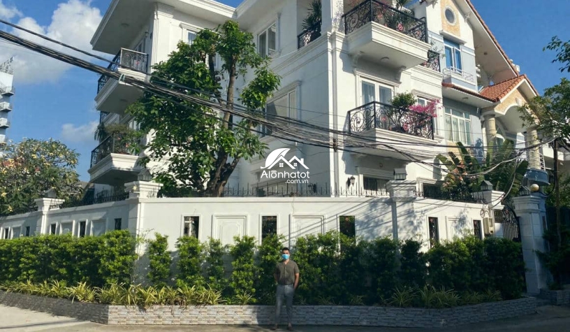 Bán biệt thự 3 mặt tiền compound Thiên Tuế, 95 Thảo Điền, Quận 2