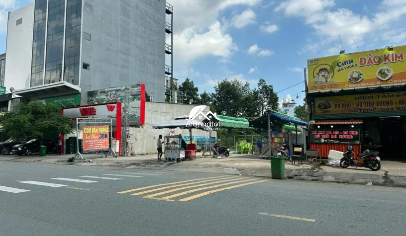 Bán đất mặt tiền đường Tạ Hiện Quận 2 đối diện One Verandah ngang 8 mét