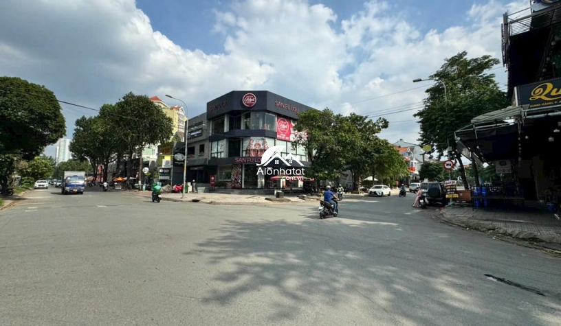 Bán căn góc 2 mặt tiền đường Song Hành, An Phú, Quận 2