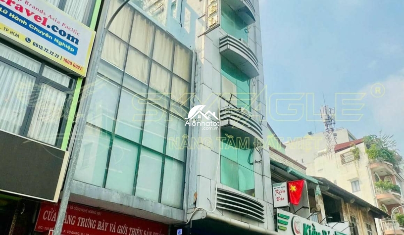 Bán nhà 137 Đề Thám, Quận 1 – Nhà 6 tầng, thu nhập 90 triệu/tháng