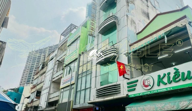 Bán nhà 137 Đề Thám, Quận 1 – Nhà 6 tầng, thu nhập 90 triệu/tháng