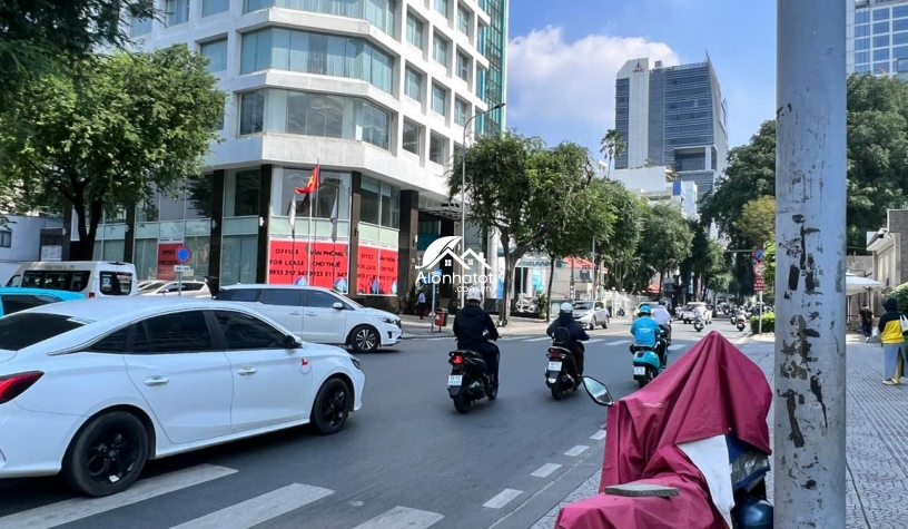 Bán nhà hẻm 179D Hai Bà Trưng, Quận 3 – Vị trí đẹp, hợp đồng thuê cao