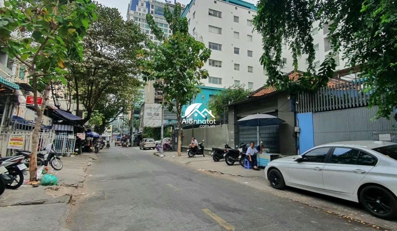 Bán tòa nhà 11 Bis Nguyễn Gia Thiều trung tâm Quận 3