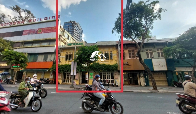 Bán nhà mặt tiền 15-17 Đinh Tiên Hoàng, Quận 1 – Vị trí đẹp ngay ngã tư