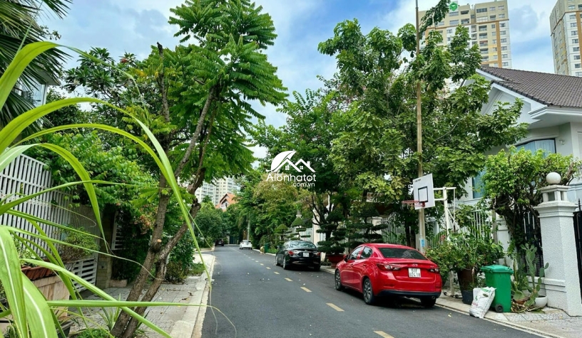 Biệt thự 146E19 Nguyễn Văn Hưởng Thảo Điền Quận 2 | Compound vip, hồ bơi, sân vườn