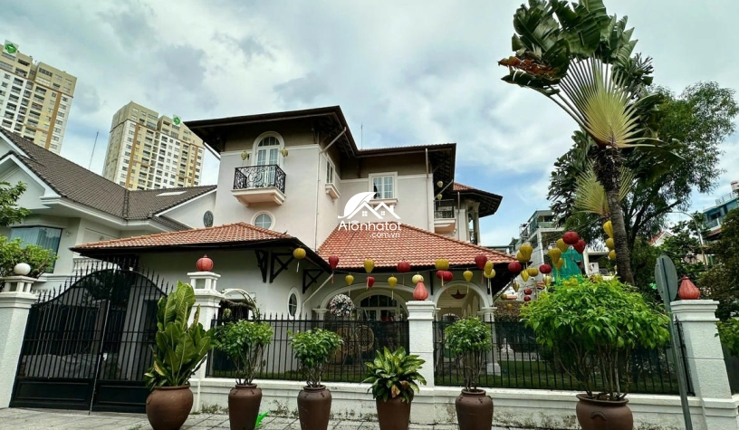 Biệt thự 146E19 Nguyễn Văn Hưởng Thảo Điền Quận 2 | Compound vip, hồ bơi, sân vườn