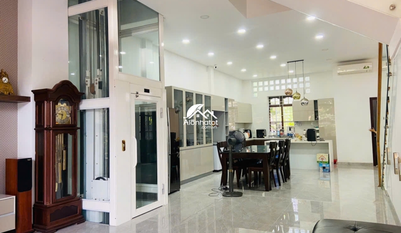 Bán nhà mặt tiền 15C Ngô Quang Huy Phường Thảo Điền Quận 2 TP Thủ Đức