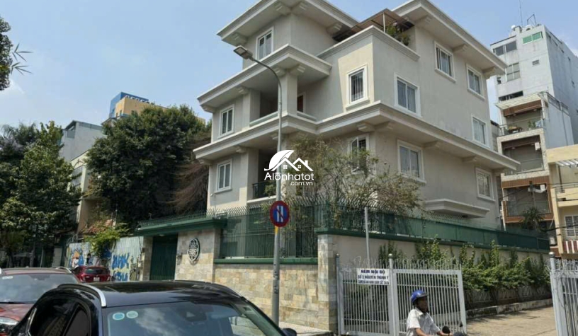 Bán Biệt Thự 2 Nguyễn Thành Ý Q1, Khu Nội Bộ Cao Cấp, 239m²