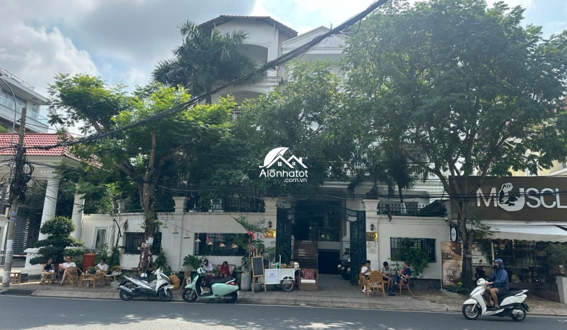 Bán Biệt Thự Góc 3MT 112 Nguyễn Văn Hưởng Thảo Điền Q2, 996m², Hồ Bơi, 335 Tỷ