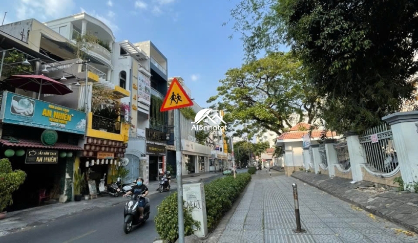 Bán Nhà MT 128 Nguyễn Văn Thủ Q1, Nhà Đẹp, Giá Tốt 72 Tỷ, 152m²