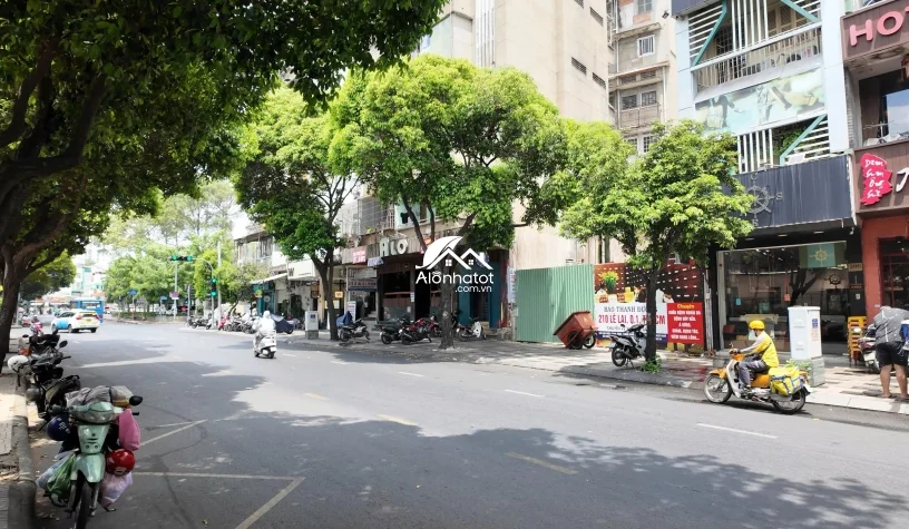 Bán Nhà MT 204 Lê Lai Q1, P.Bến Thành, Ngang 11m, DT 210m²