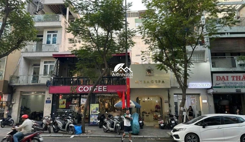 Bán Nhà Mặt Tiền 156-158 Nguyễn Thái Bình Quận 1, 123m², Giá 130 Tỷ 